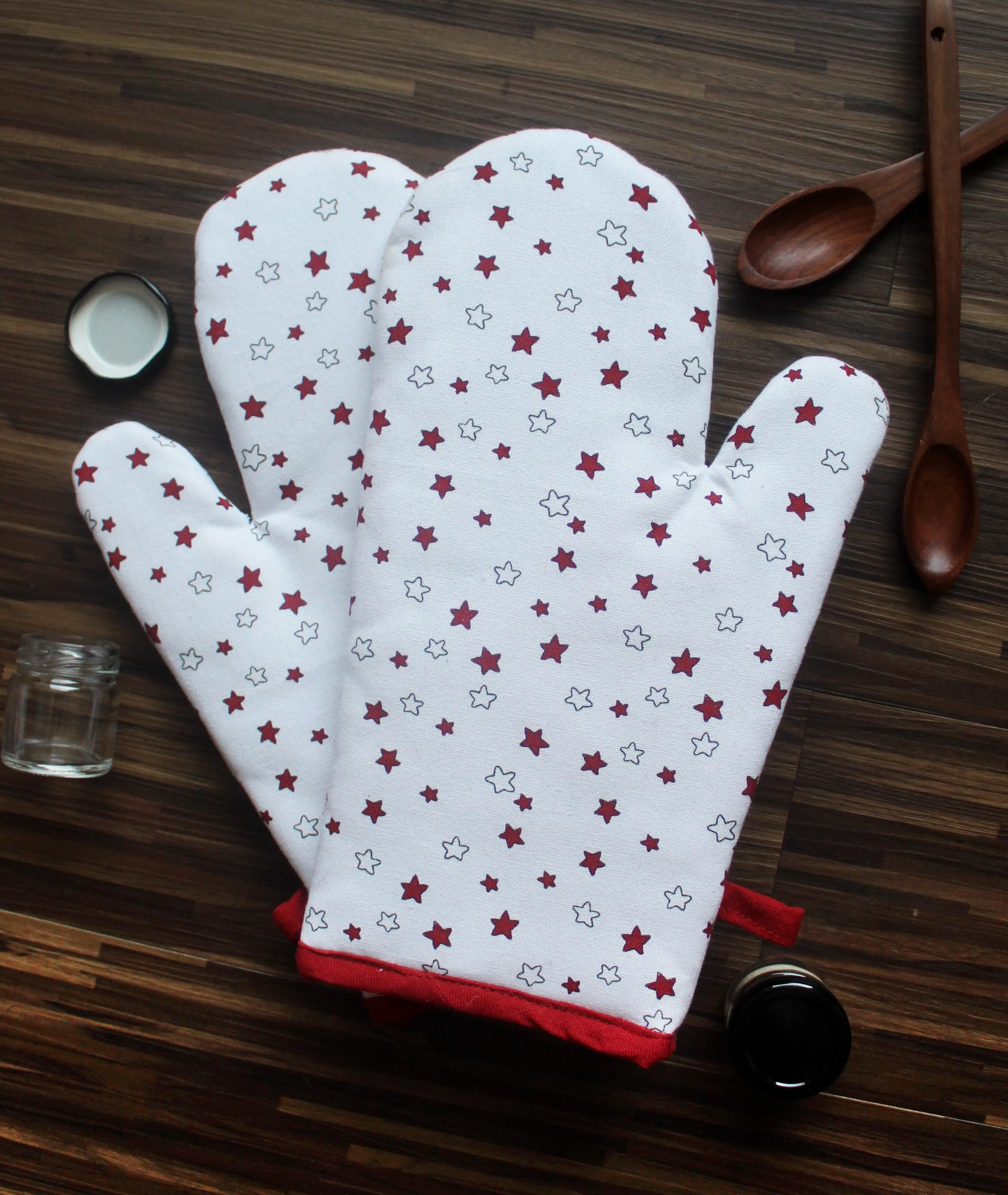 Cotton Ricco Star Oven Gloves Pack Of 2